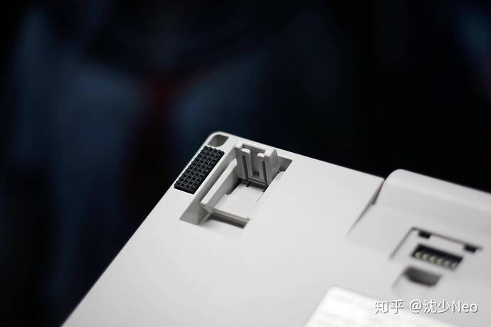 Keyboard lying flat